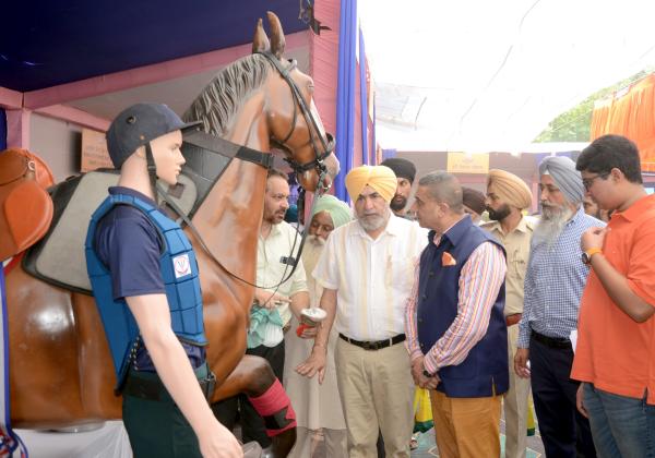 Dignitaries during mela visit